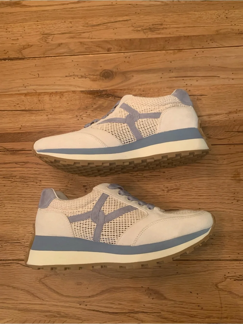 Veronica Beard Valentina Sneaker in Coconut/Vista Blue